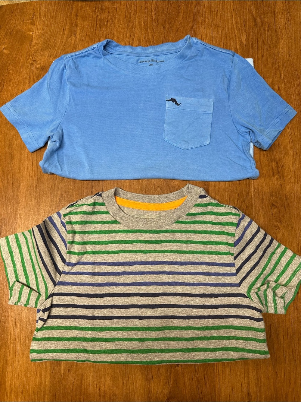 2 T-shirt Tommy Bahama Kids T-shirt size 5/6